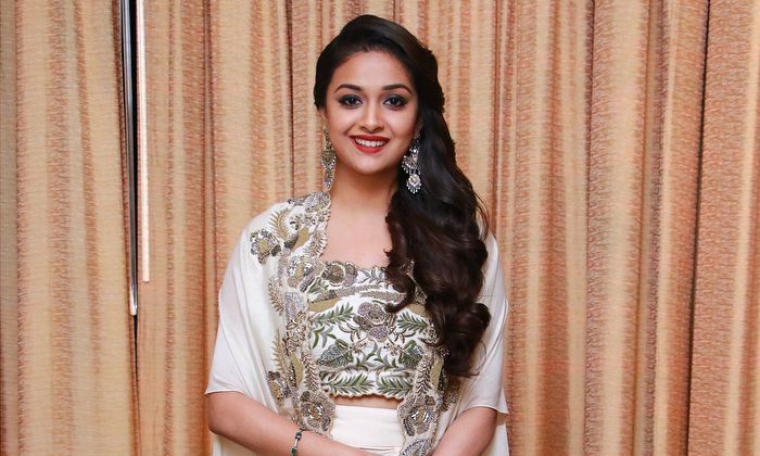 Keerthy Suresh Biography