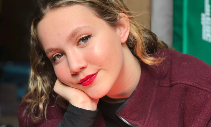 Iris Apatow - Wikipedia