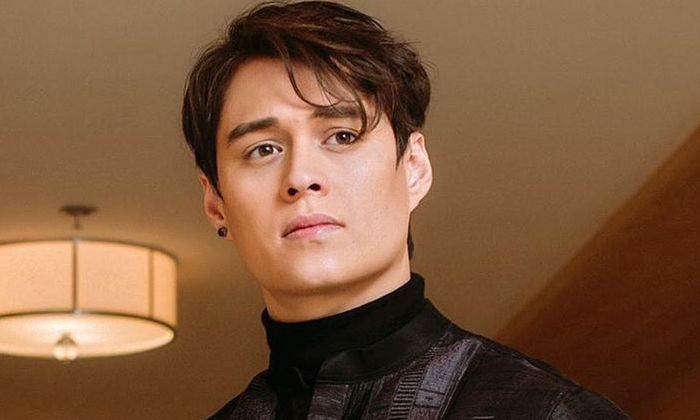Enrique Gil Bio: Age, Family, Height, Wife, Net Worth.
