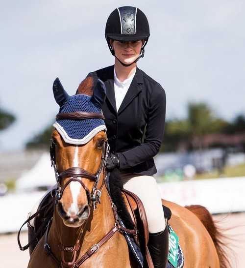 Jennifer Gates in horseback riding competition