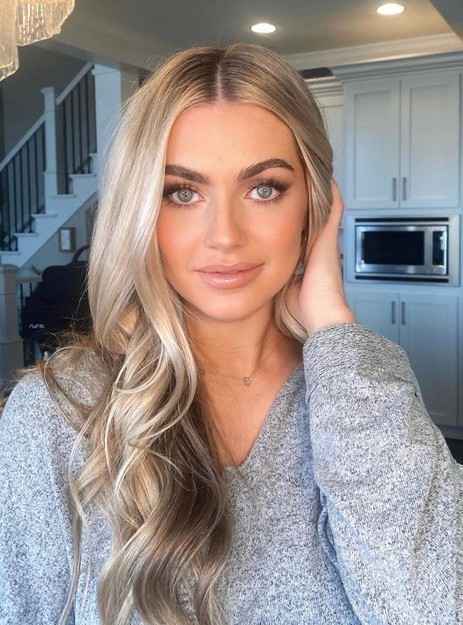 a cute selfie of Lindsay Arnold as seen on Instagram