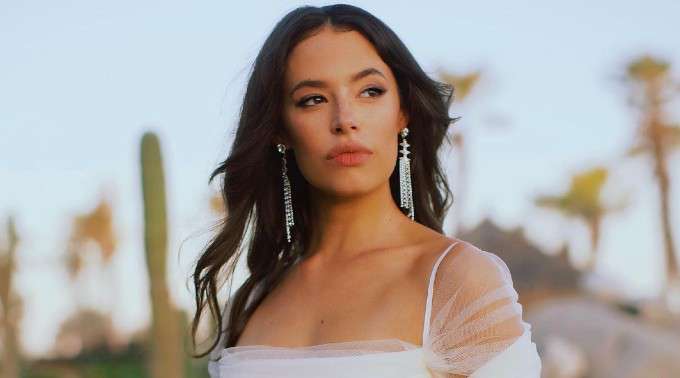 Chloe Bridges